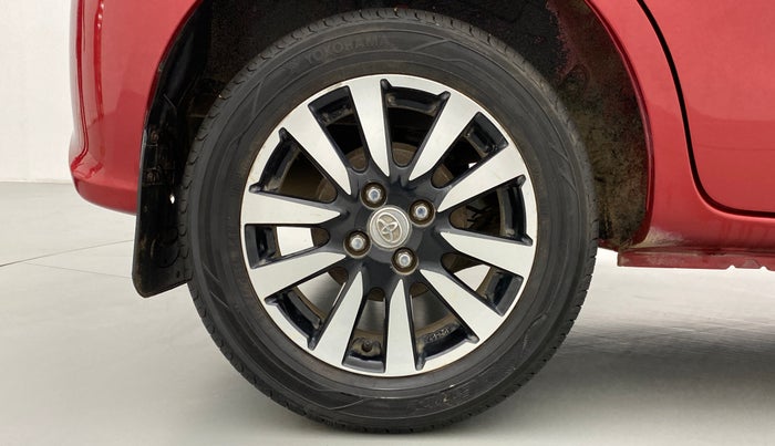 2017 Toyota Etios Liva VX DUAL TONE, Petrol, Manual, 34,847 km, Right Rear Wheel
