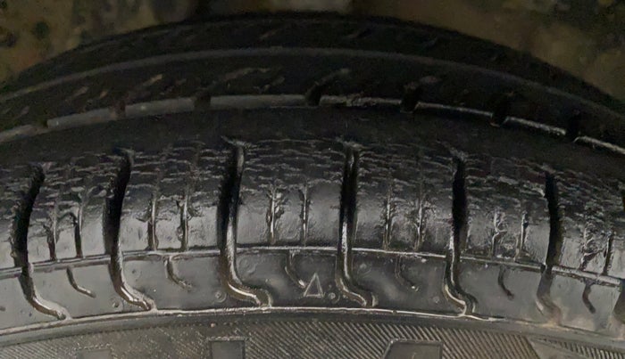 2013 Maruti Alto 800 LXI, Petrol, Manual, 44,673 km, Left Rear Tyre Tread