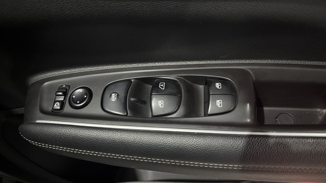 2020 Renault Koleos Black Edition, Automatic, 59183 km, Drivers Side Door Panel Controls
