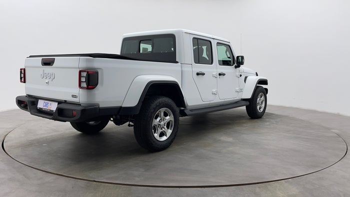 JEEP GLADIATOR-Right Back Diagonal (45- Degree) View