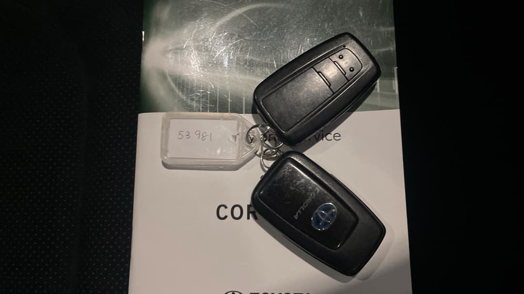 2021 Toyota Corolla Zr Hybrid, Automatic, 62994 km, Key Close-up