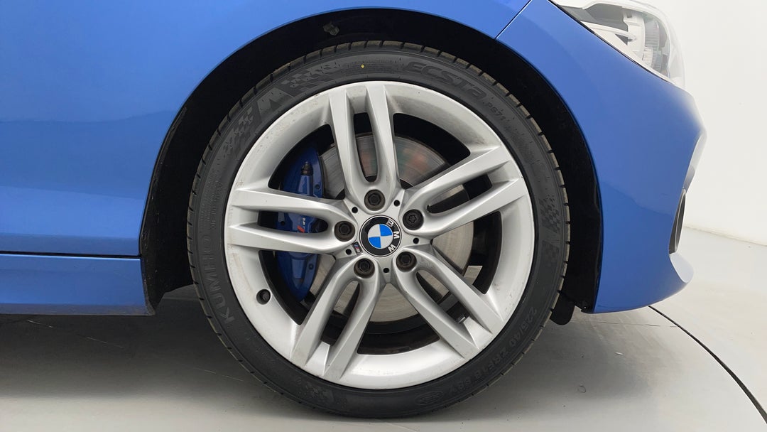 2016 BMW 1 25i M Sport, Automatic, 97508 km, Right Front Wheel