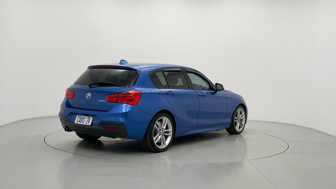 2016 BMW 1 25i M Sport, Automatic, 97508 km, Right Back Diagonal (45- Degree) View