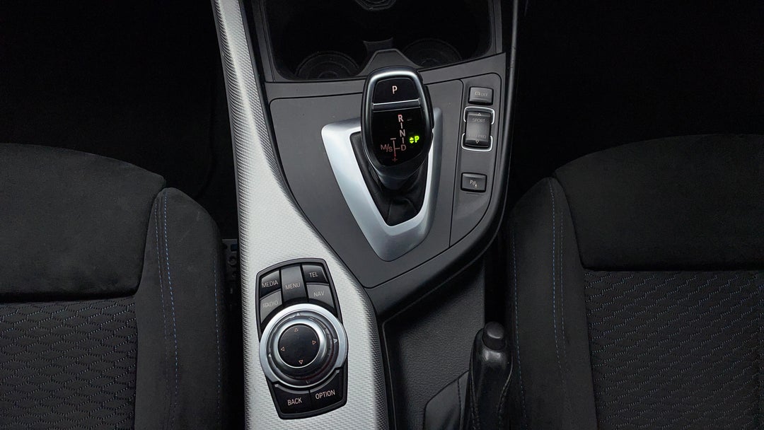 2016 BMW 1 25i M Sport, Automatic, 97508 km, Gear Lever 