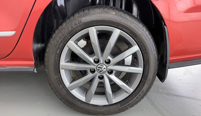 2020 Volkswagen Vento HIGHLINE PLUS 1.0 TSI MT, Petrol, Manual, 6,323 km, Left Rear Wheel
