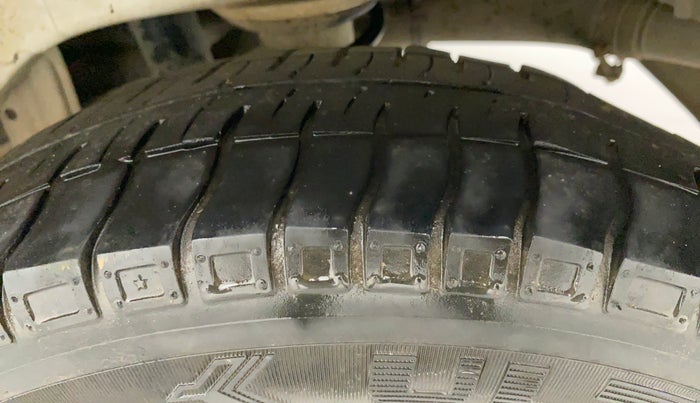 2019 Maruti Alto 800 LXI, CNG, Manual, 64,746 km, Left Rear Tyre Tread