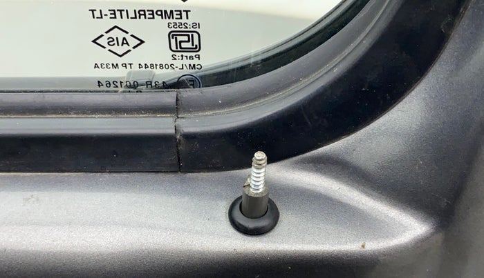 2019 Maruti Eeco 5 STR WITH A/C+HTR, Petrol, Manual, 85,587 km, Lock system - Door lock knob has minor damage