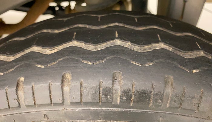 2019 Maruti Eeco 5 STR WITH A/C+HTR, Petrol, Manual, 85,587 km, Left Rear Tyre Tread