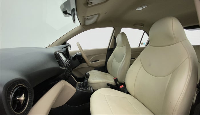 2019 Hyundai NEW SANTRO SPORTZ CNG, CNG, Manual, 74,216 km, Right Side Front Door Cabin