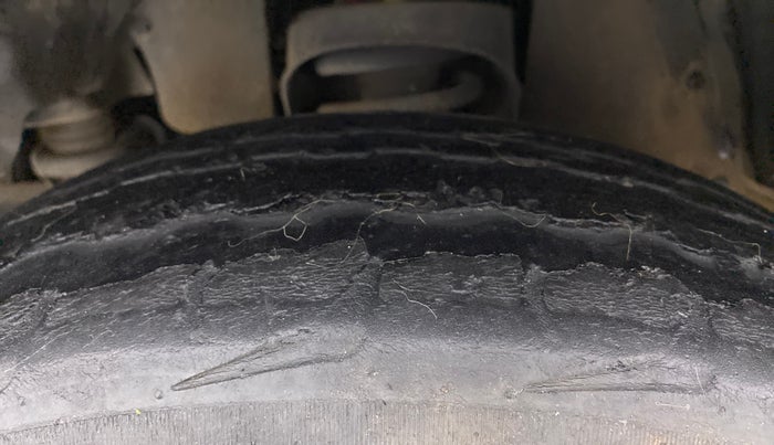 2018 Mahindra TUV300 T10, Diesel, Manual, 62,841 km, Left Front Tyre Tread