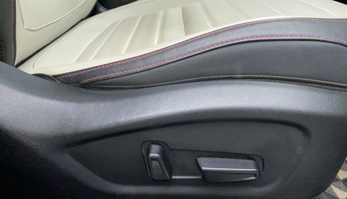 2019 KIA SELTOS 1.5 GTX+ AT, Diesel, Automatic, 19,980 km, Driver Side Adjustment Panel