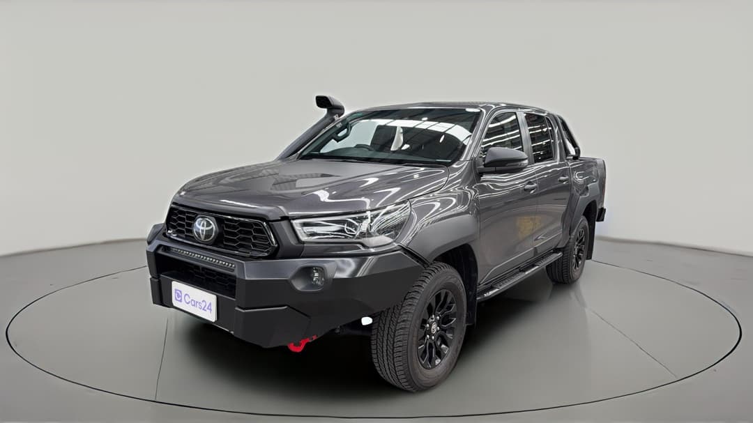 2022 Toyota Hilux Rugged X (4x4), Automatic, 14983 km, Left Front Diagonal (45- Degree) View