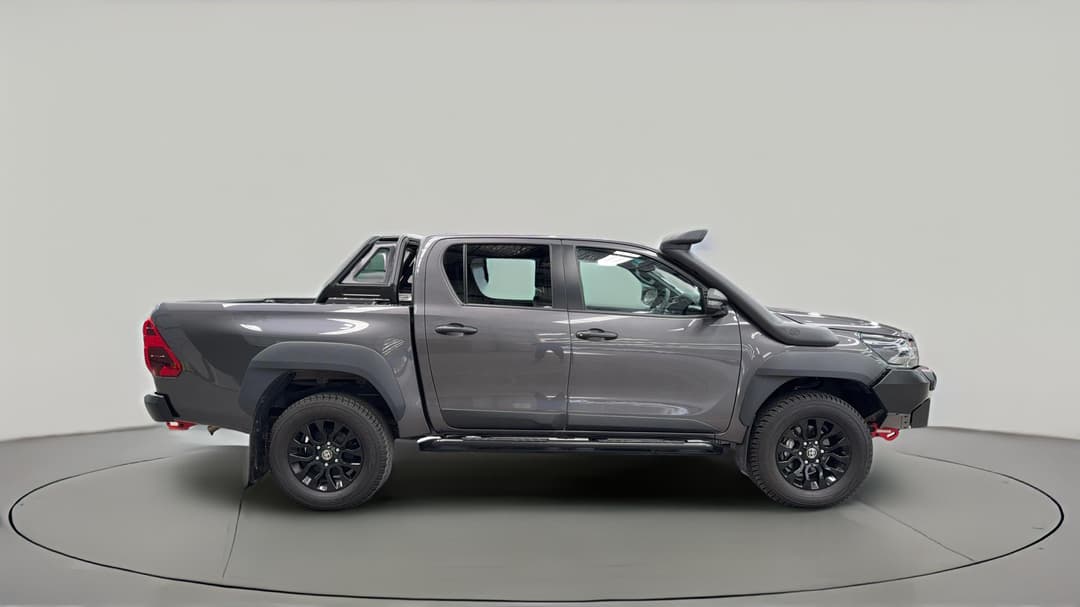 2022 Toyota Hilux Rugged X (4x4), Automatic, 14983 km, Right Side View