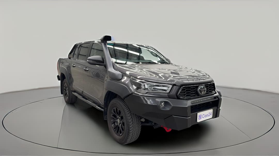 2022 Toyota Hilux Rugged X (4x4), Automatic, 14983 km, Right Front Diagonal (45- Degree) View