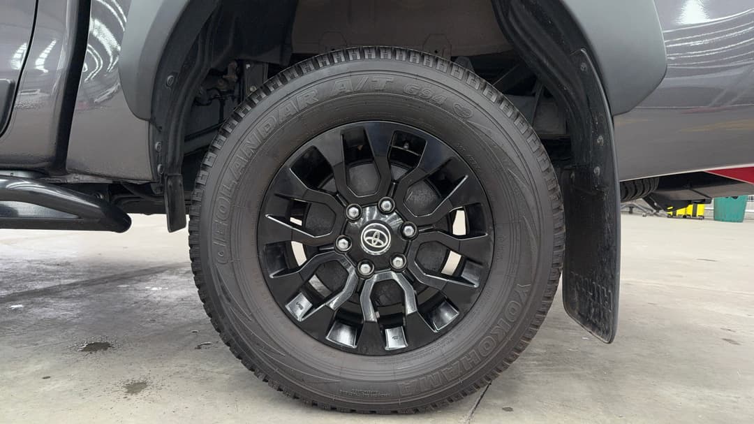 2022 Toyota Hilux Rugged X (4x4), Automatic, 14983 km, Left Rear Wheel
