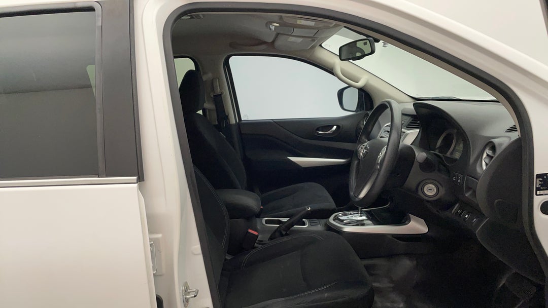 2019 Nissan Navara Sl (4x4), Automatic, 99252 km, Right Side Front Door Cabin View