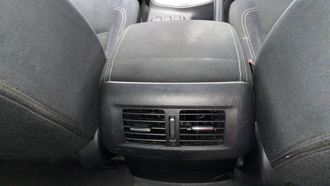 2019 Nissan Navara Sl (4x4), Automatic, 99252 km, Rear A/C Vent
