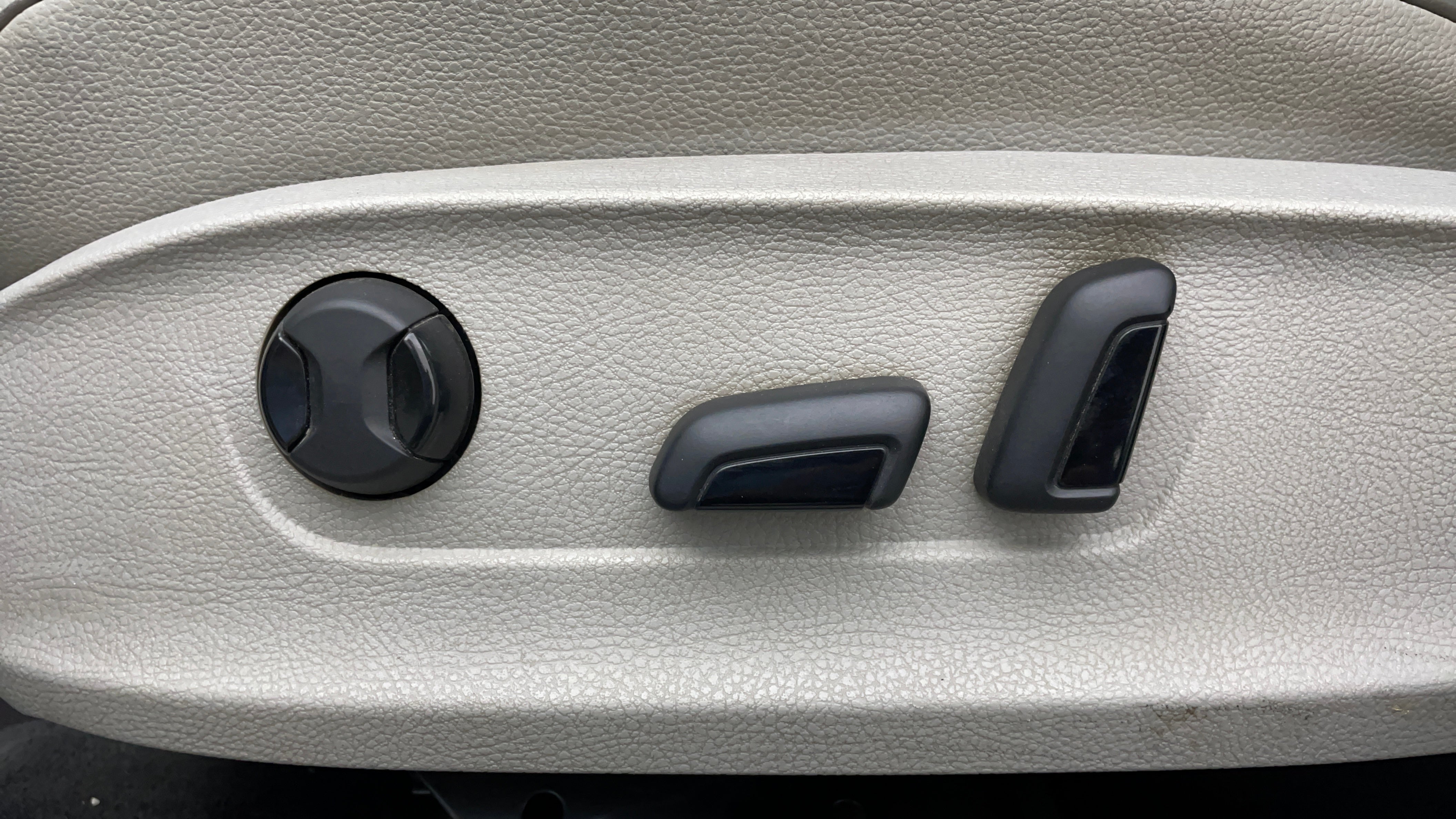 Volkswagen Passat-Driver Side Adjustment Panel