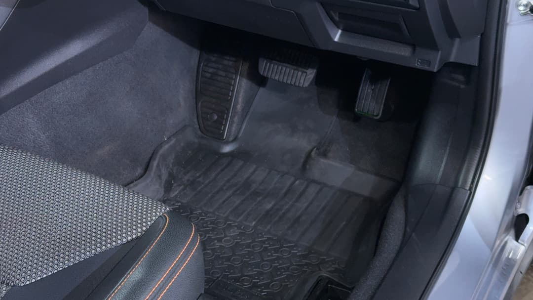 2020 Subaru XV 2.0i-l AWD, Automatic, 103472 km, Pedals and Footmat
