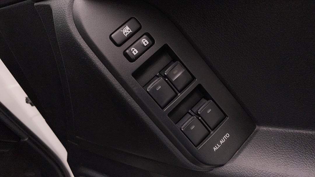 2017 Toyota Landcruiser Prado Gx (4x4), Automatic, 99350 km, Drivers Side Door Panel Controls