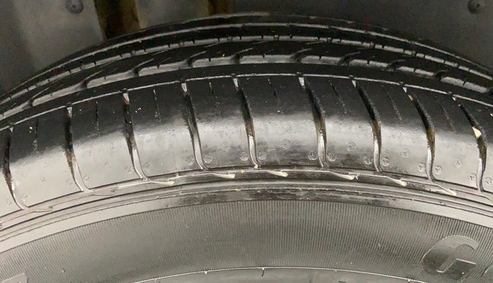 2019 MG HECTOR SHARP 2.0 DIESEL, Diesel, Manual, 11,649 km, Right Rear Tyre Tread