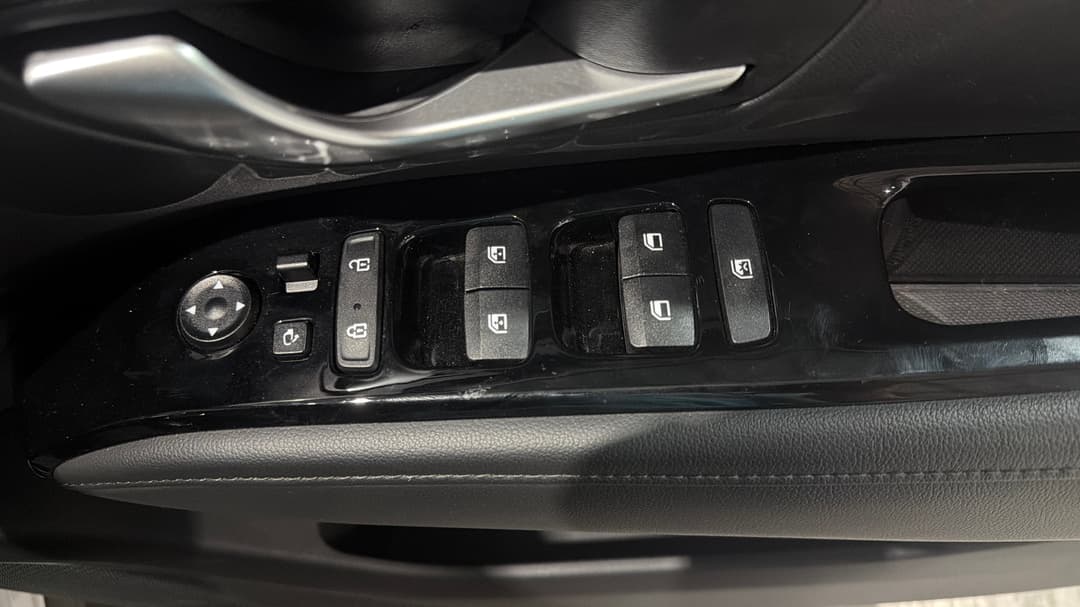 2023 Hyundai Tucson (FWD), Automatic, 15755 km, Drivers Side Door Panel Controls