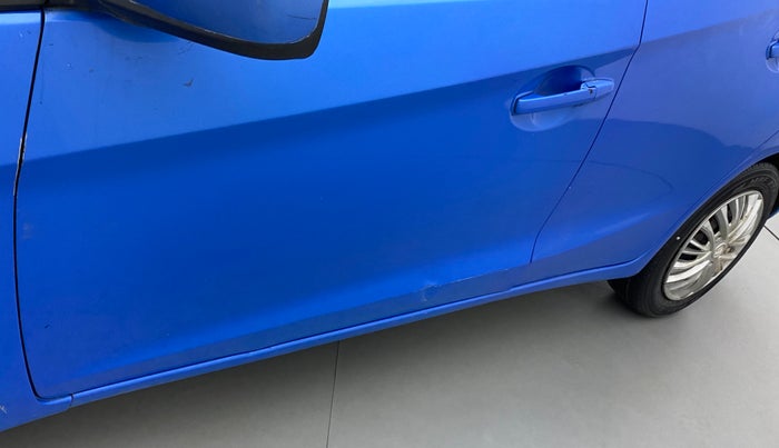 2012 Honda Brio S MT, CNG, Manual, 85,181 km, Front passenger door - Slightly dented