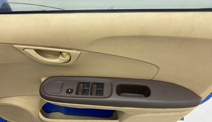 2012 Honda Brio S MT, CNG, Manual, 85,181 km, Right front window switch / handle - Master window function not working