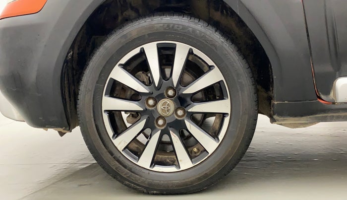 2015 Toyota Etios CROSS 1.5 V, Petrol, Manual, 64,229 km, Left Front Wheel