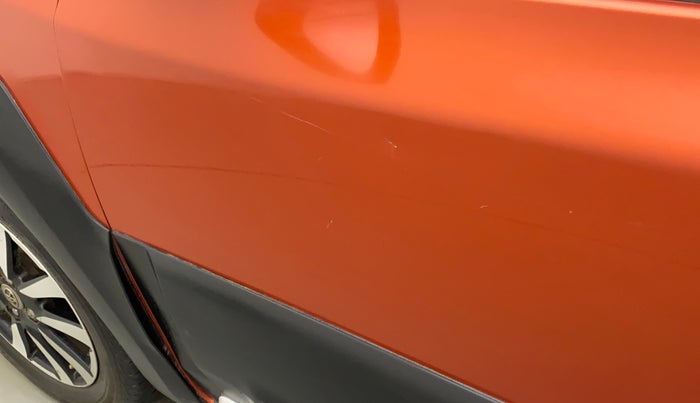 2015 Toyota Etios CROSS 1.5 V, Petrol, Manual, 64,229 km, Front passenger door - Minor scratches