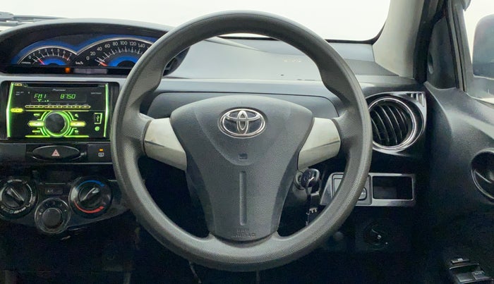 2015 Toyota Etios CROSS 1.5 V, Petrol, Manual, 64,229 km, Steering Wheel Close Up