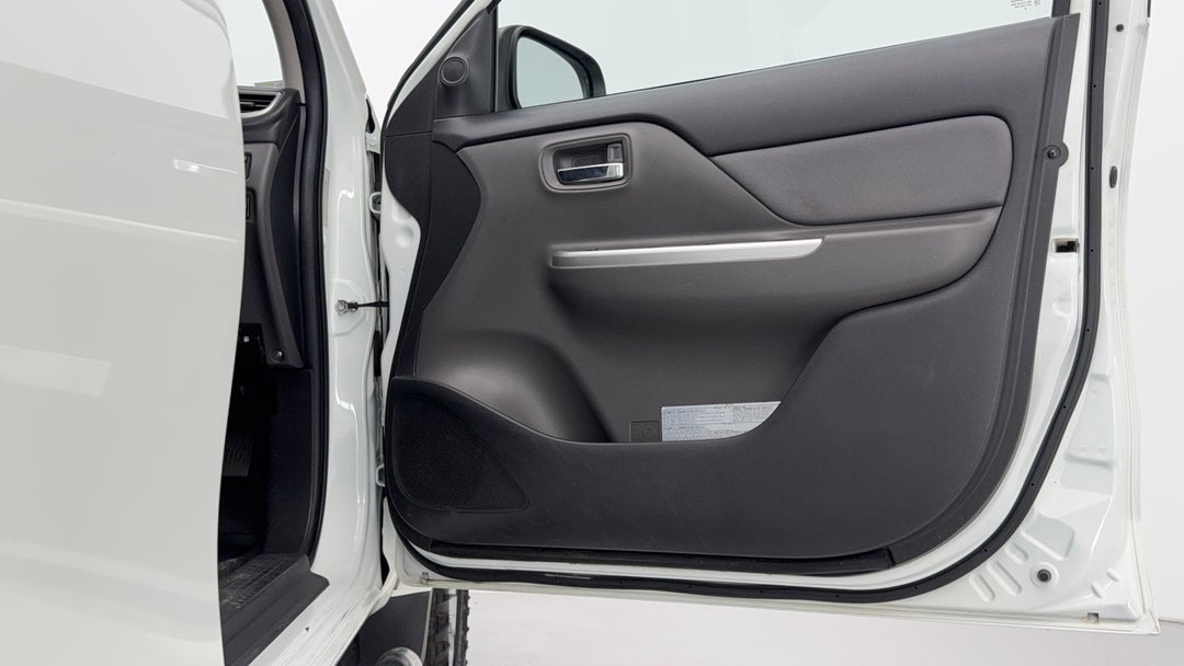 2016 Mitsubishi Triton Gls (4x4), Automatic, 172162 km, Speaker View