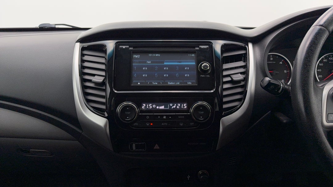 2016 Mitsubishi Triton Gls (4x4), Automatic, 172162 km, Center Console