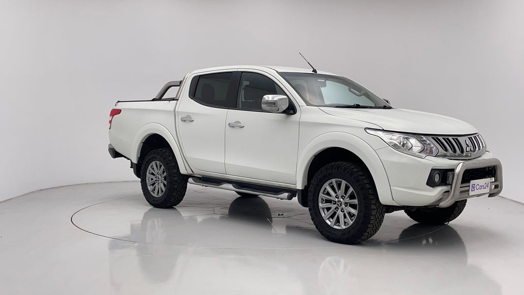 2016 Mitsubishi Triton Gls (4x4), Automatic, 172162 km, Right Front Diagonal (45- Degree) View