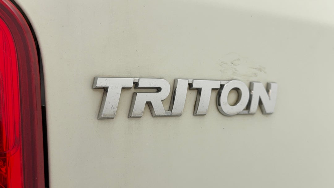 2016 Mitsubishi Triton Gls (4x4), Automatic, 172162 km, Badge (Boot Left Side)