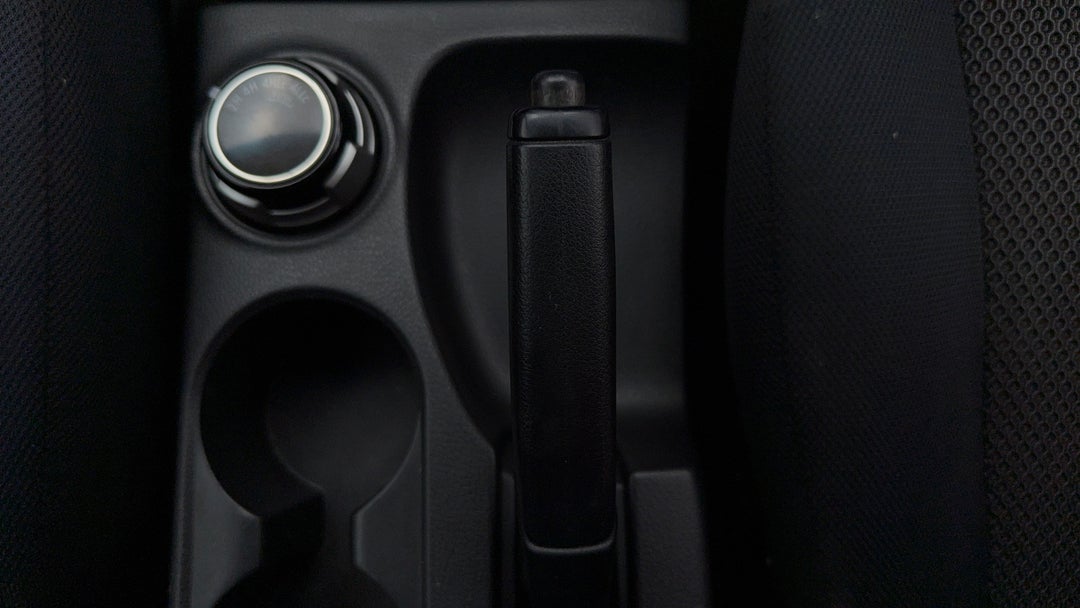 2016 Mitsubishi Triton Gls (4x4), Automatic, 172162 km, Handbrake