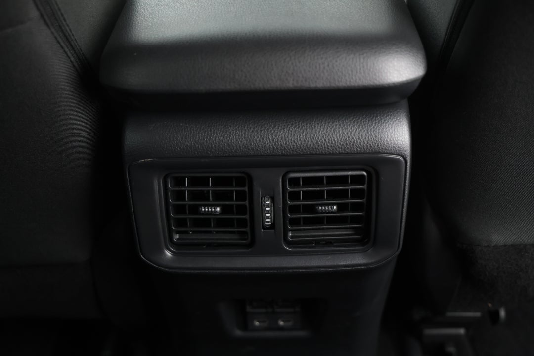 2025 Toyota RAV4 Gx (2WD) Hybrid, Automatic, 27868 km, Rear A/C Vent