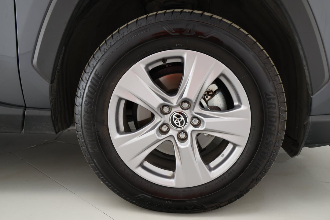 2025 Toyota RAV4 Gx (2WD) Hybrid, Automatic, 27868 km, Right Front Wheel