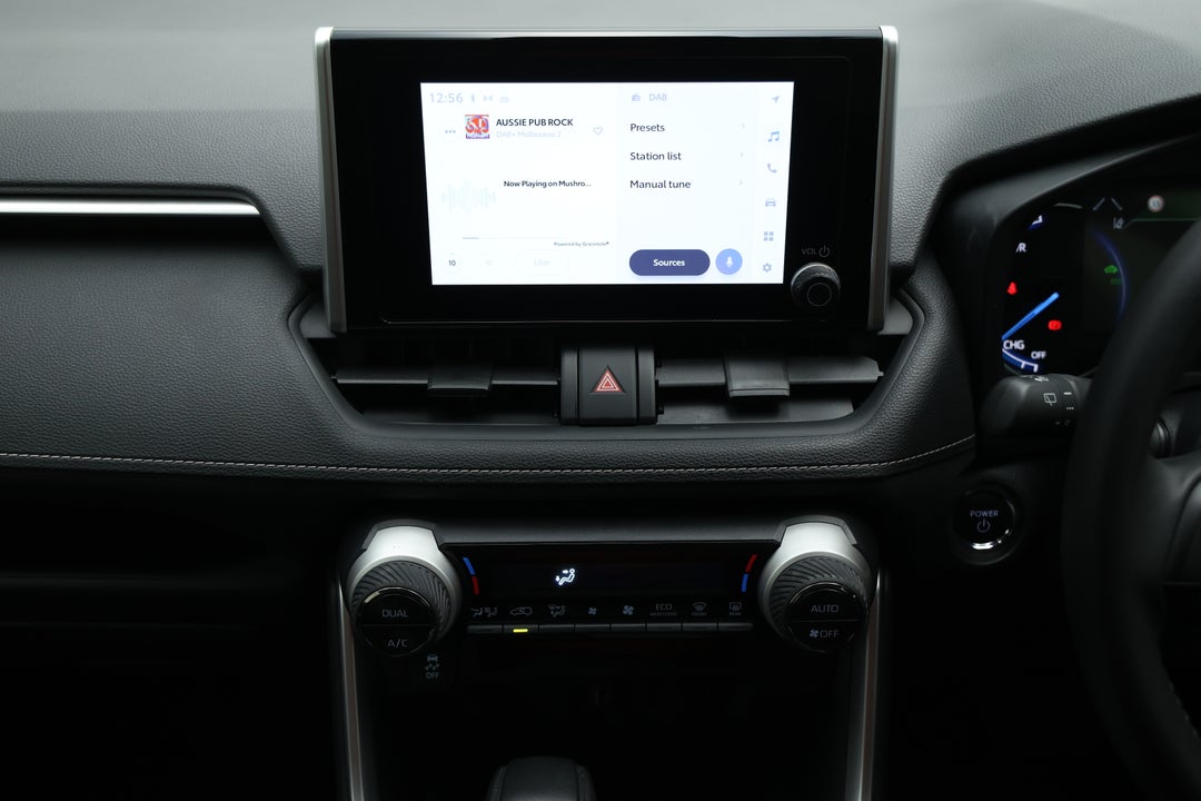 2025 Toyota RAV4 Gx (2WD) Hybrid, Automatic, 27868 km, Center Console