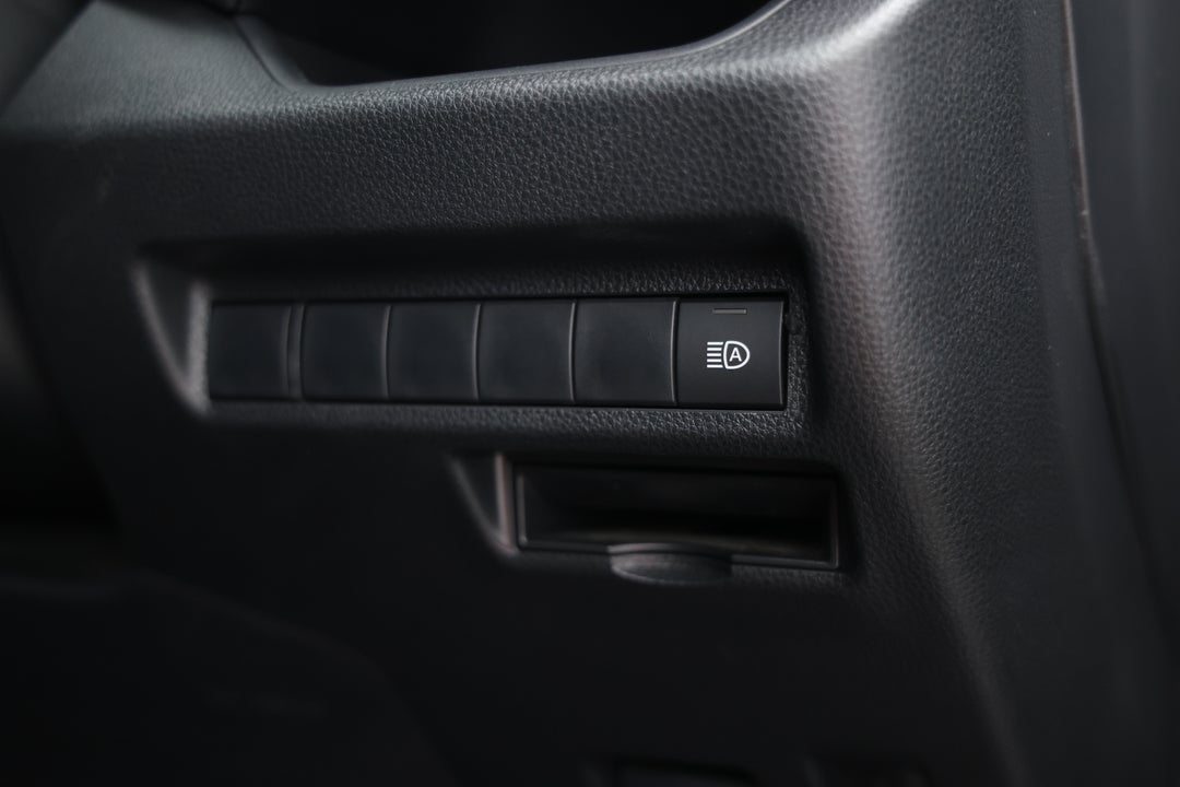 2025 Toyota RAV4 Gx (2WD) Hybrid, Automatic, 27868 km, Utility Switches/Buttons