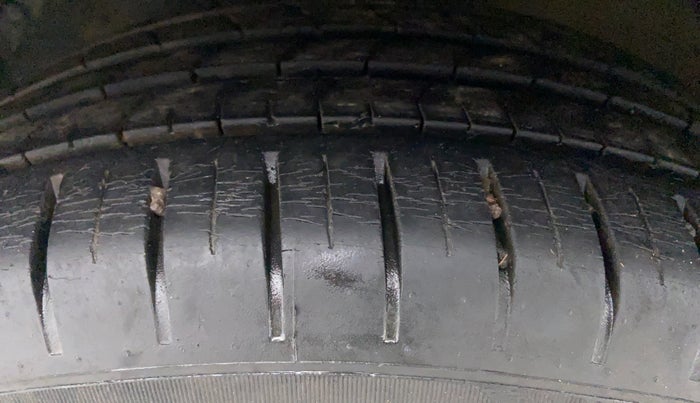 2015 Maruti Baleno ZETA 1.2 K12, Petrol, Manual, 25,165 km, Left Front Tyre Tread