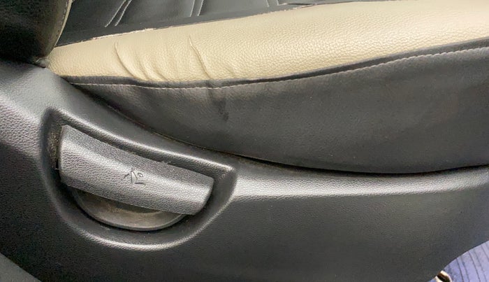 2019 Hyundai Grand i10 MAGNA 1.2 KAPPA VTVT, Petrol, Manual, 35,406 km, Driver Side Adjustment Panel