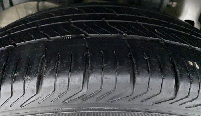 2019 Mahindra XUV300 1.5 W6 MT, Diesel, Manual, 96,053 km, Left Front Tyre Tread