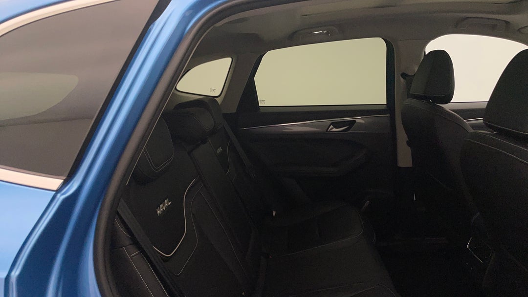 2022 GWM Haval Jolion Ultra, Automatic, 35278 km, Right Side Rear Door Cabin View