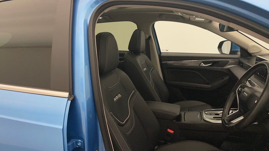 2022 GWM Haval Jolion Ultra, Automatic, 35278 km, Right Side Front Door Cabin View