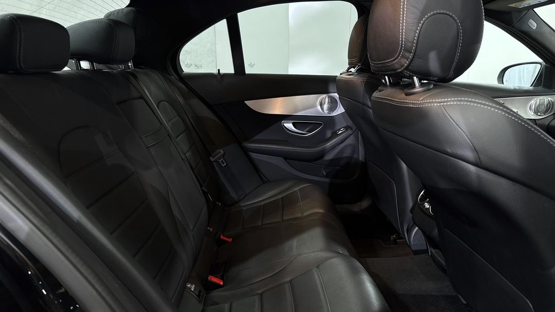 2018 Mercedes-benz C300 -, Automatic, 77578 km, Right Side Rear Door Cabin View