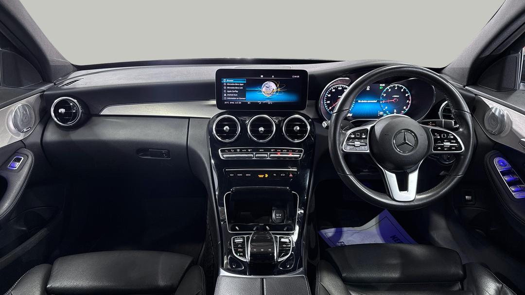 2018 Mercedes-benz C300 -, Automatic, 77578 km, Dashboard View