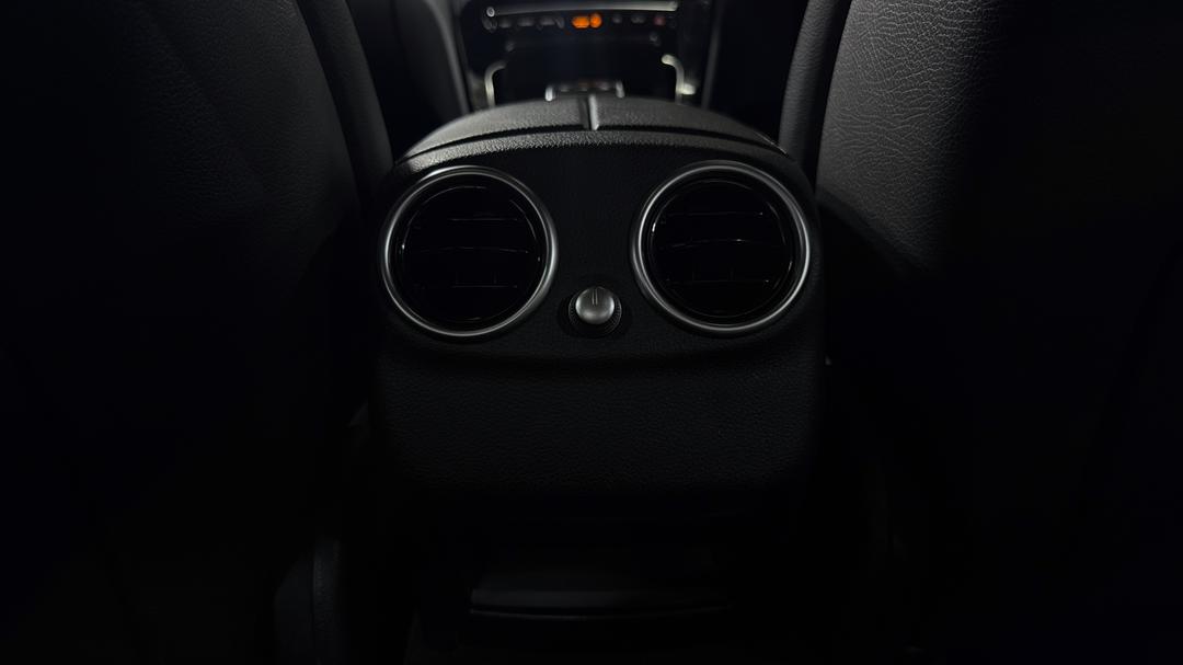 2018 Mercedes-benz C300 -, Automatic, 77578 km, Rear A/C Vent