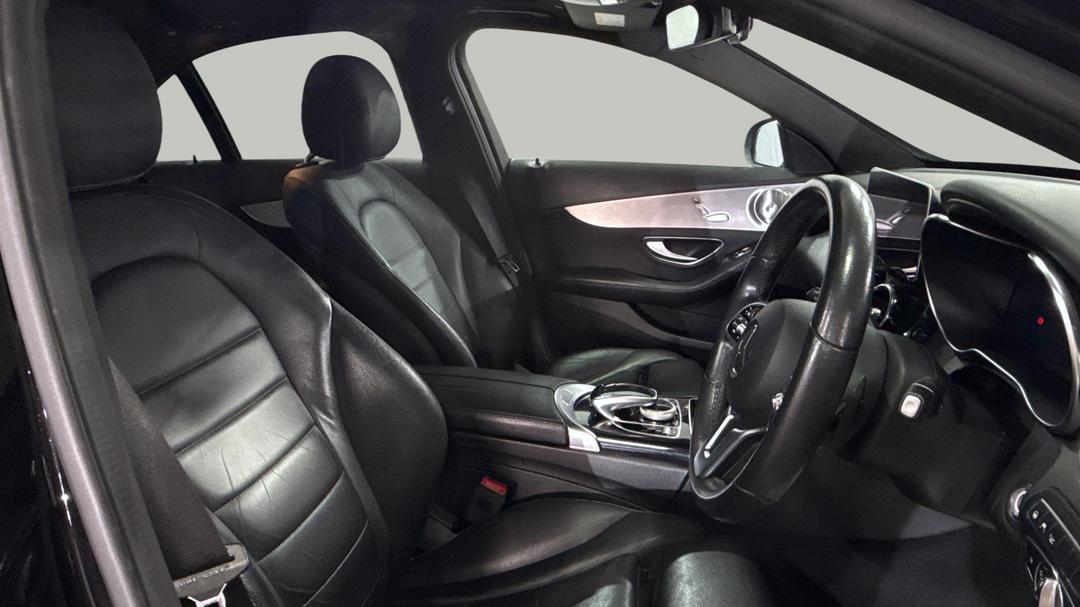 2018 Mercedes-benz C300 -, Automatic, 77578 km, Right Side Front Door Cabin View
