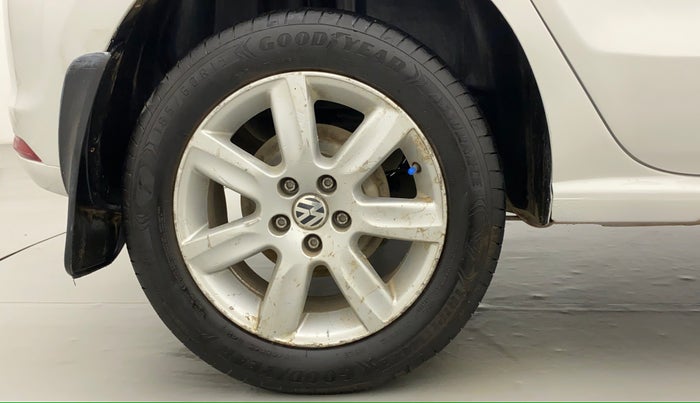 2017 Volkswagen Polo COMFORTLINE 1.2L, Petrol, Manual, 61,411 km, Right Rear Wheel